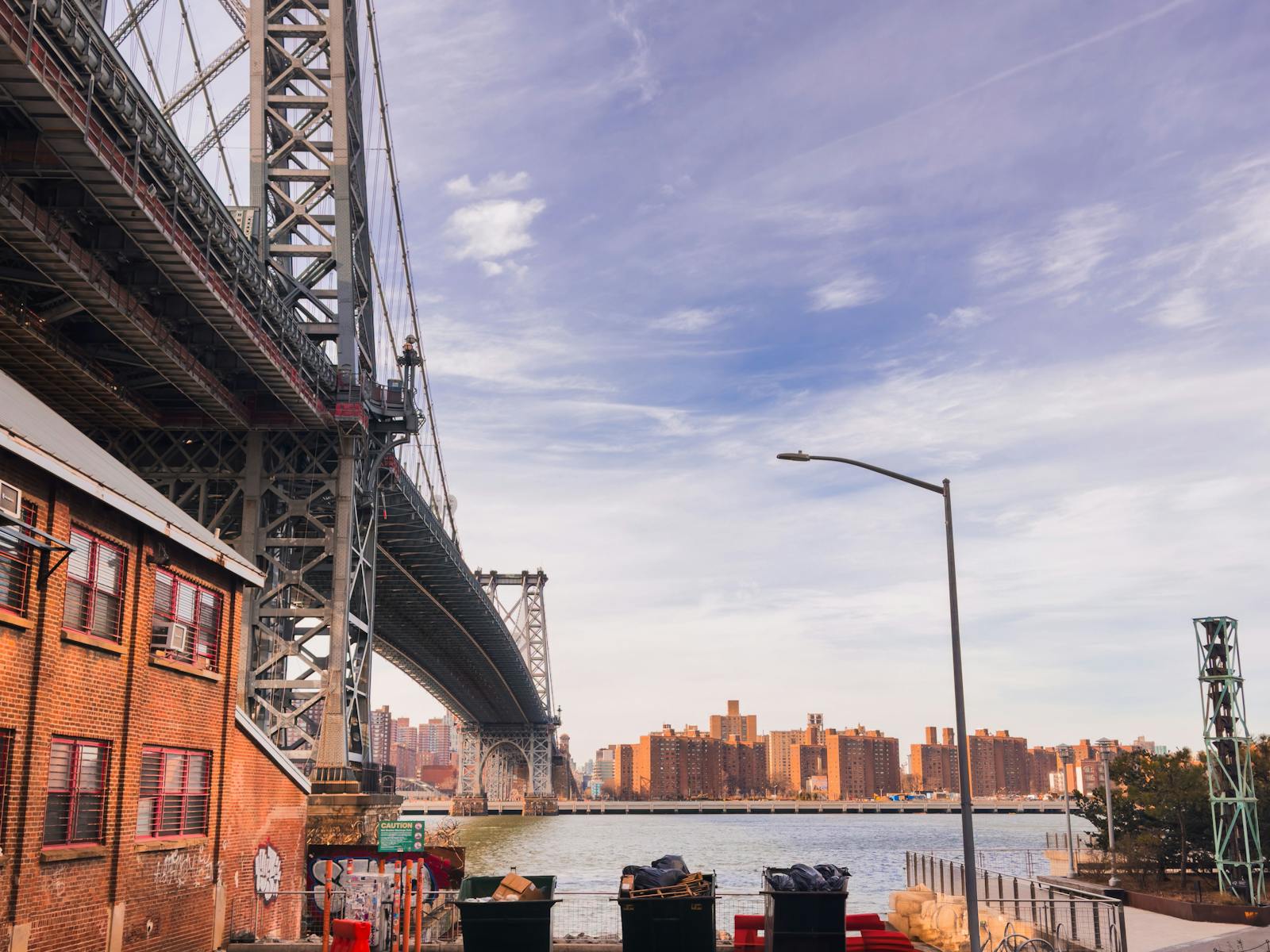 Williamsburg Bridge and Manhattan skyline from Brooklyn